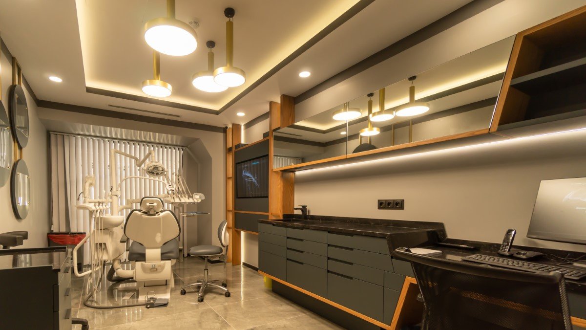 A2 عيادة صحة الفم والأسنان - A2 ORAL AND DENTAL HEALTH CLINIC