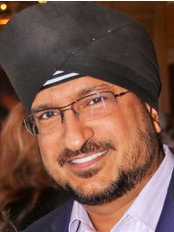 أكورن للعناية بالأسنان - Acorn Dental Care