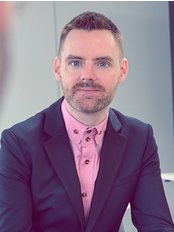 Adam Williams Aesthetics - جوزيف مور مصففي الشعر - Adam Williams Aesthetics - Josef Moore Hairdressers