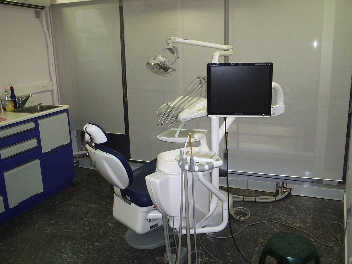 AESTHETIC DENTISTRY - AESTHETIC DENTISTRY