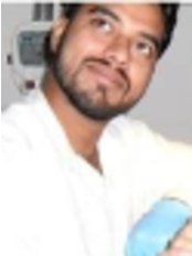 في مركز السلام لطب الأسنان - At Peace Dental Center