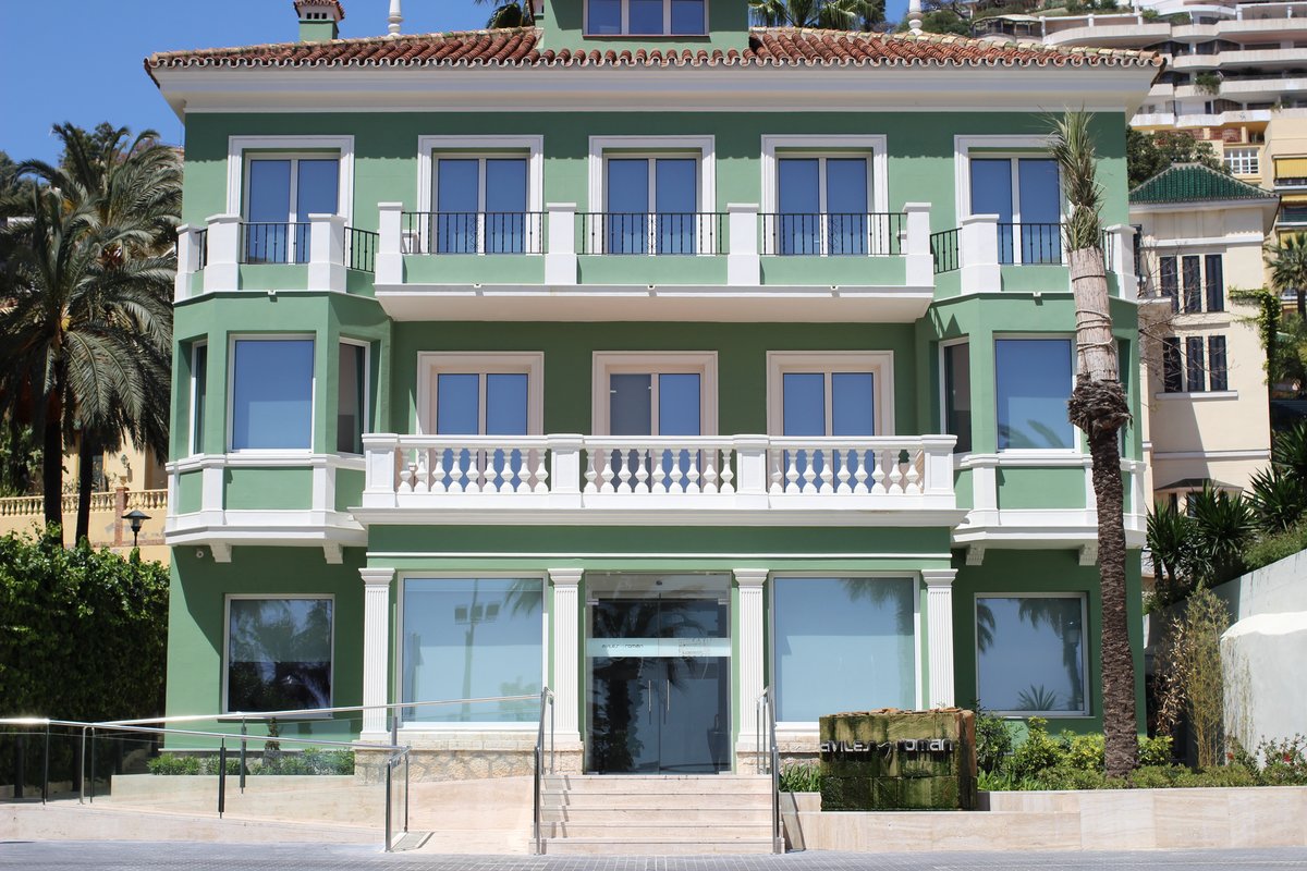 Aviles y Roman - Clinica Dental Malaga - Aviles y Roman - Clinica Dental Malaga