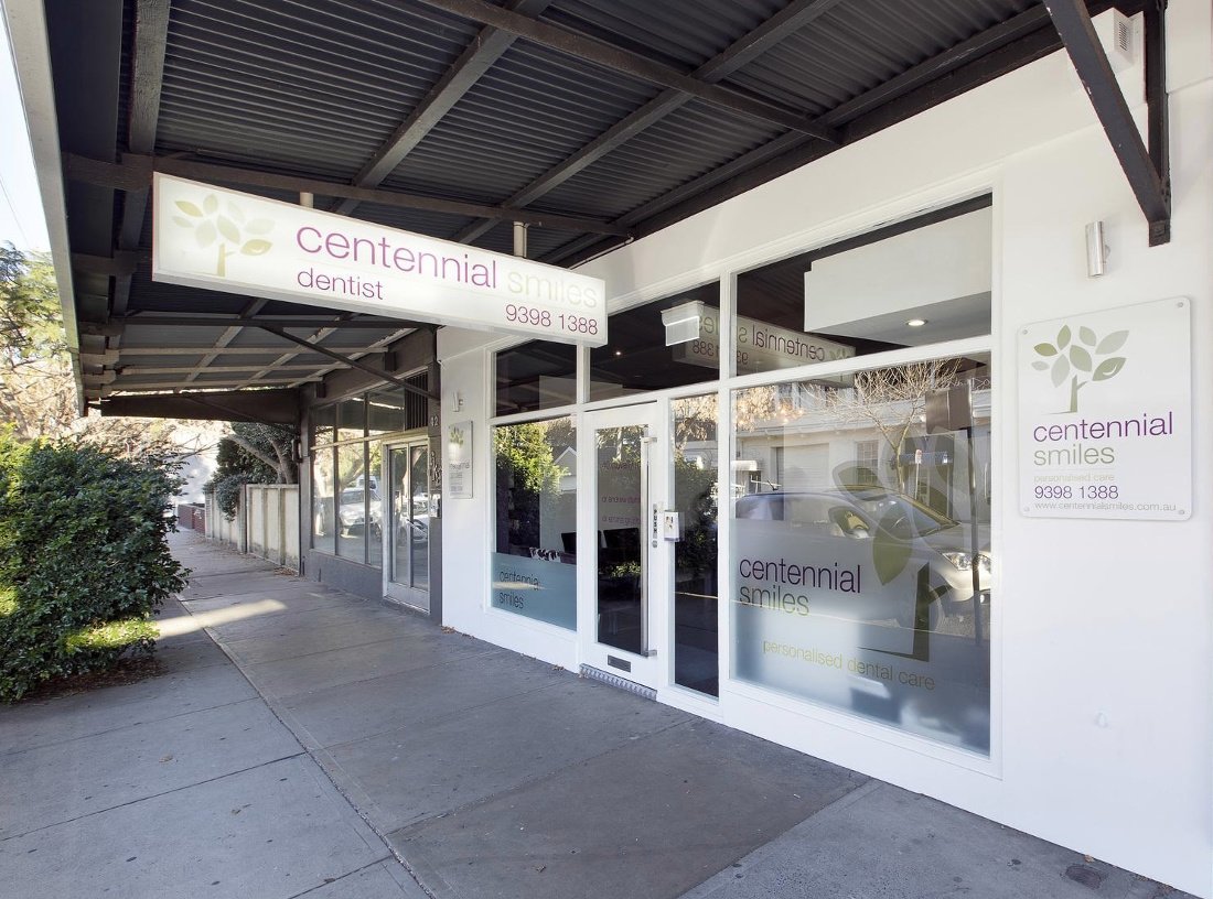 ابتسامات المئوية - Centennial Smiles