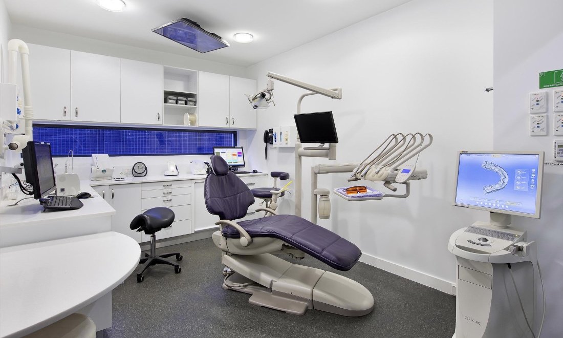 ابتسامات المئوية - Centennial Smiles