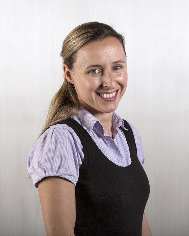 ابتسامات المئوية - Centennial Smiles