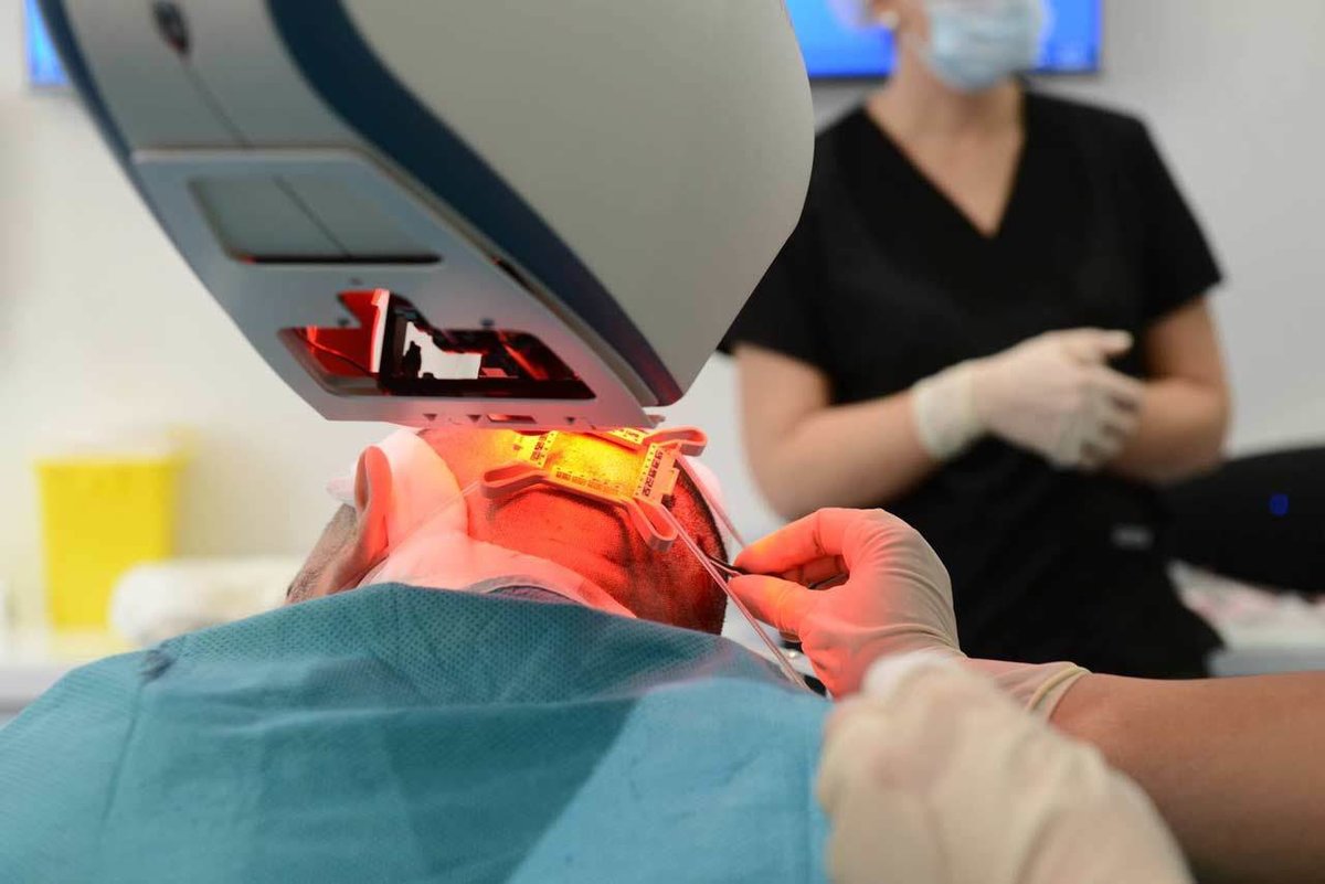 عيادة زراعة الشعر في باريس - Clinic of Hair Transplant in Paris