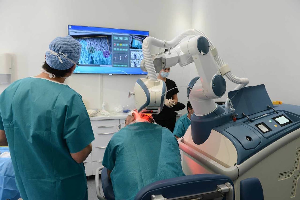عيادة زراعة الشعر في باريس - Clinic of Hair Transplant in Paris