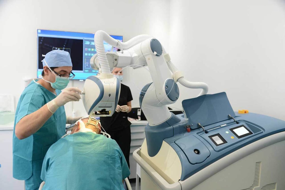 عيادة زراعة الشعر في باريس - Clinic of Hair Transplant in Paris