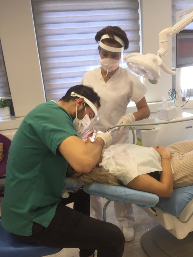 CROWN ESTETIK الأسنان - CROWN ESTETIK DENTAL