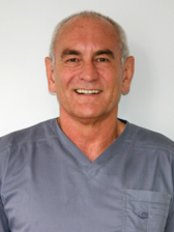 داني دي فيلييه طبيب أسنان - Danny de Villiers Dentist