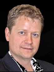 Darryl M Coombes - جراح الفم والوجه والفكين - Darryl M Coombes - Oral and Maxillofacial Surgeon