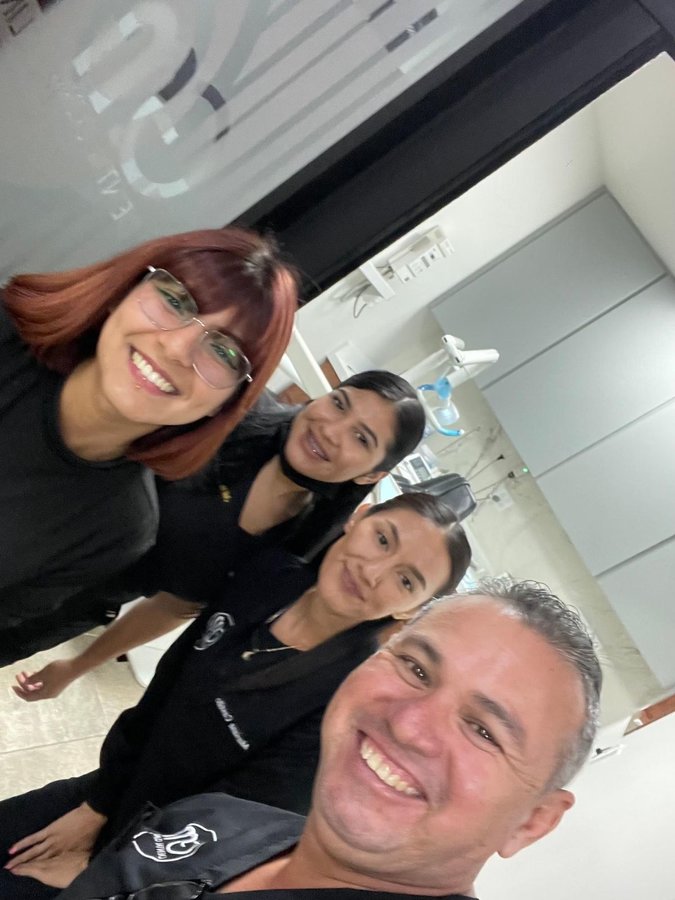 D.D.S. GUILLERMO MÁRQUEZ REYES - D.D.S. GUILLERMO MÁRQUEZ REYES