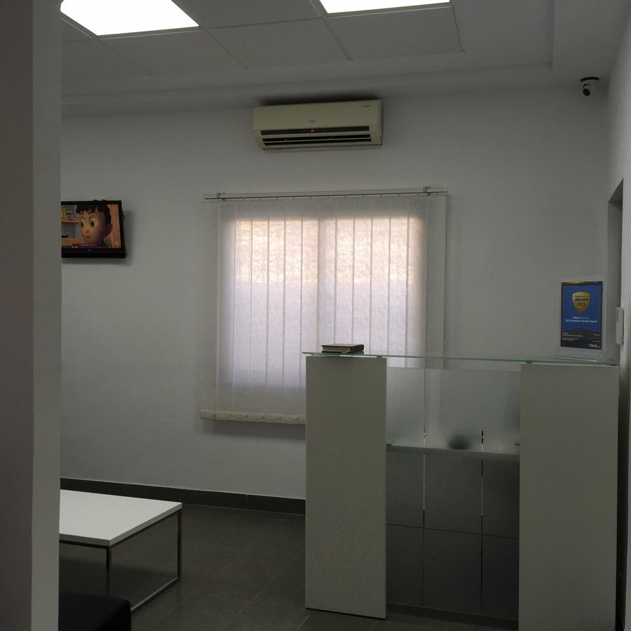 طبيب أسنان الحمامات: الدكتورة هدى دجيبالي - Dentist Hammamet: Dr Houda Djebali