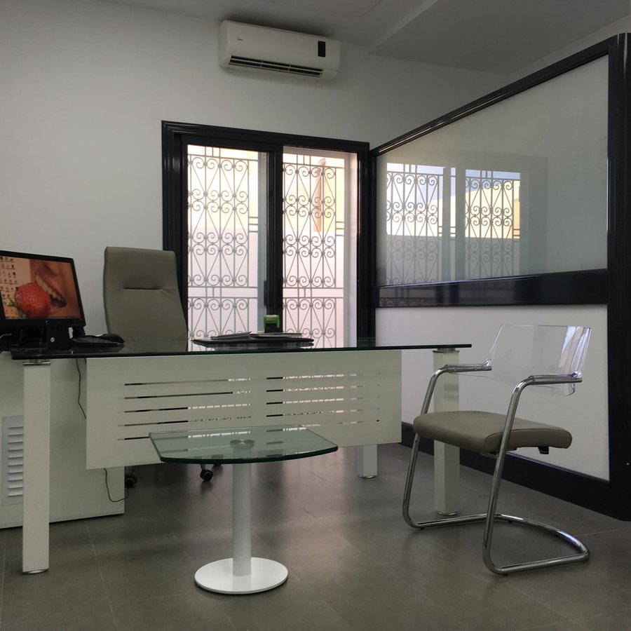 طبيب أسنان الحمامات: الدكتورة هدى دجيبالي - Dentist Hammamet: Dr Houda Djebali