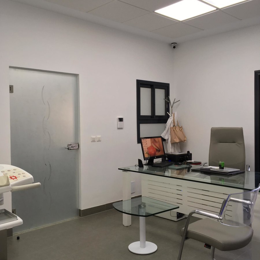 طبيب أسنان الحمامات: الدكتورة هدى دجيبالي - Dentist Hammamet: Dr Houda Djebali