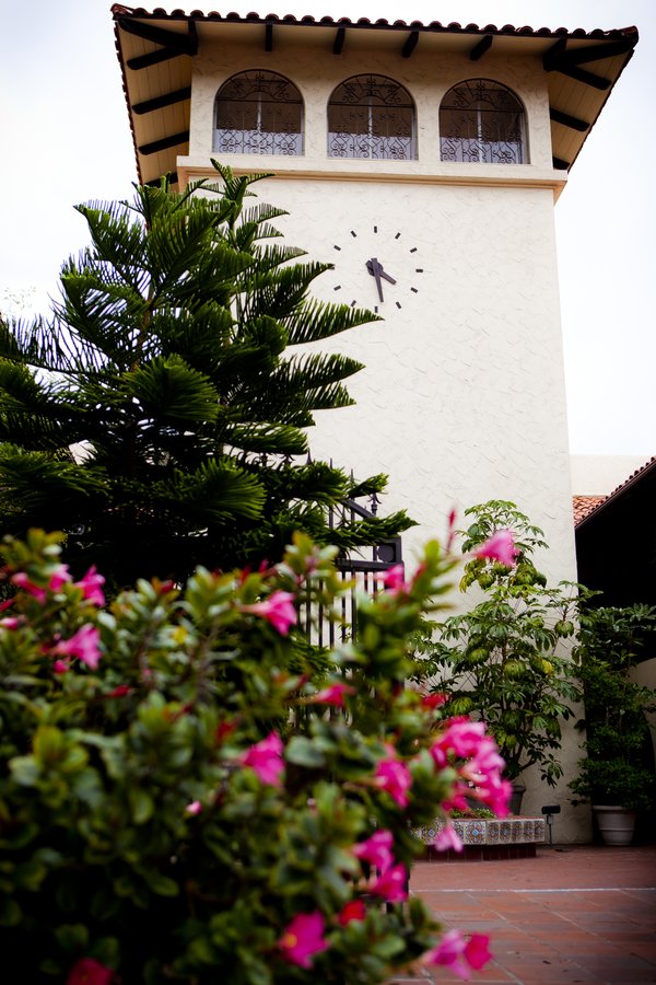 مركز الأمراض الجلدية في لا جولا - Dermatology Center of La Jolla