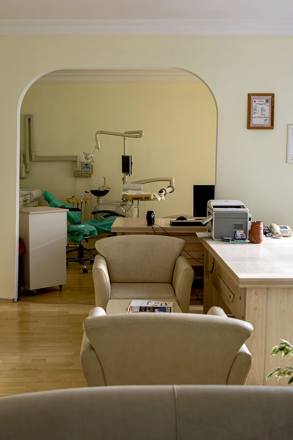 ديي حكيمي أوميت سوكولو - Diş Hekimi Ümit Sokullu