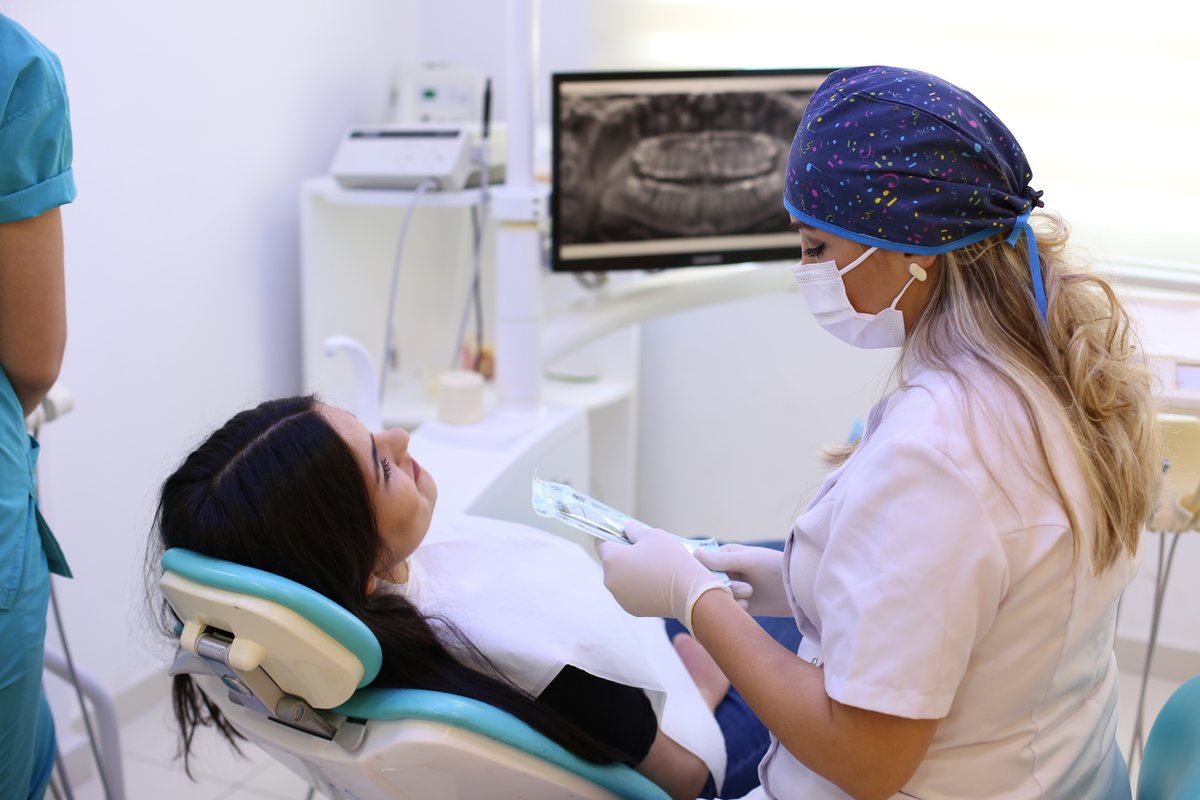 Dişhekimi Başak Balanlı Türkoğlu - Dişhekimi Başak Balanlı Türkoğlu