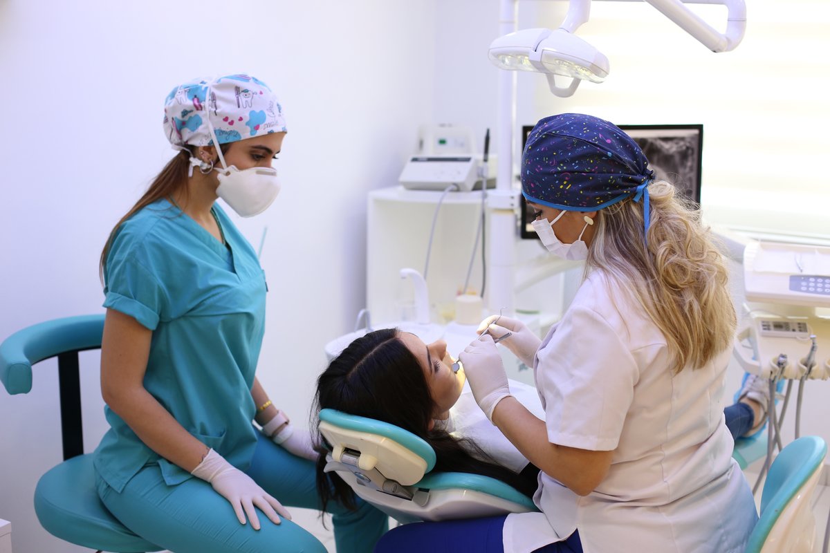 Dişhekimi Başak Balanlı Türkoğlu - Dişhekimi Başak Balanlı Türkoğlu