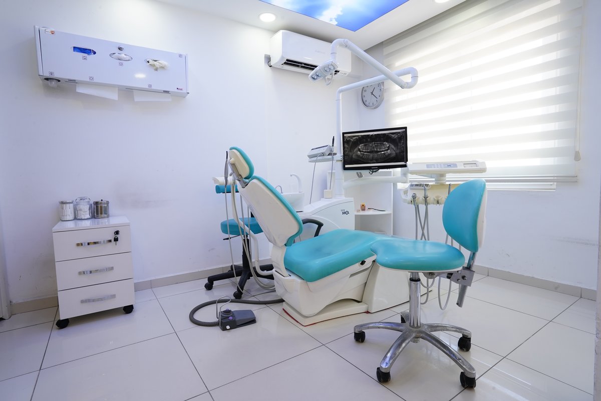 Dişhekimi Başak Balanlı Türkoğlu - Dişhekimi Başak Balanlı Türkoğlu