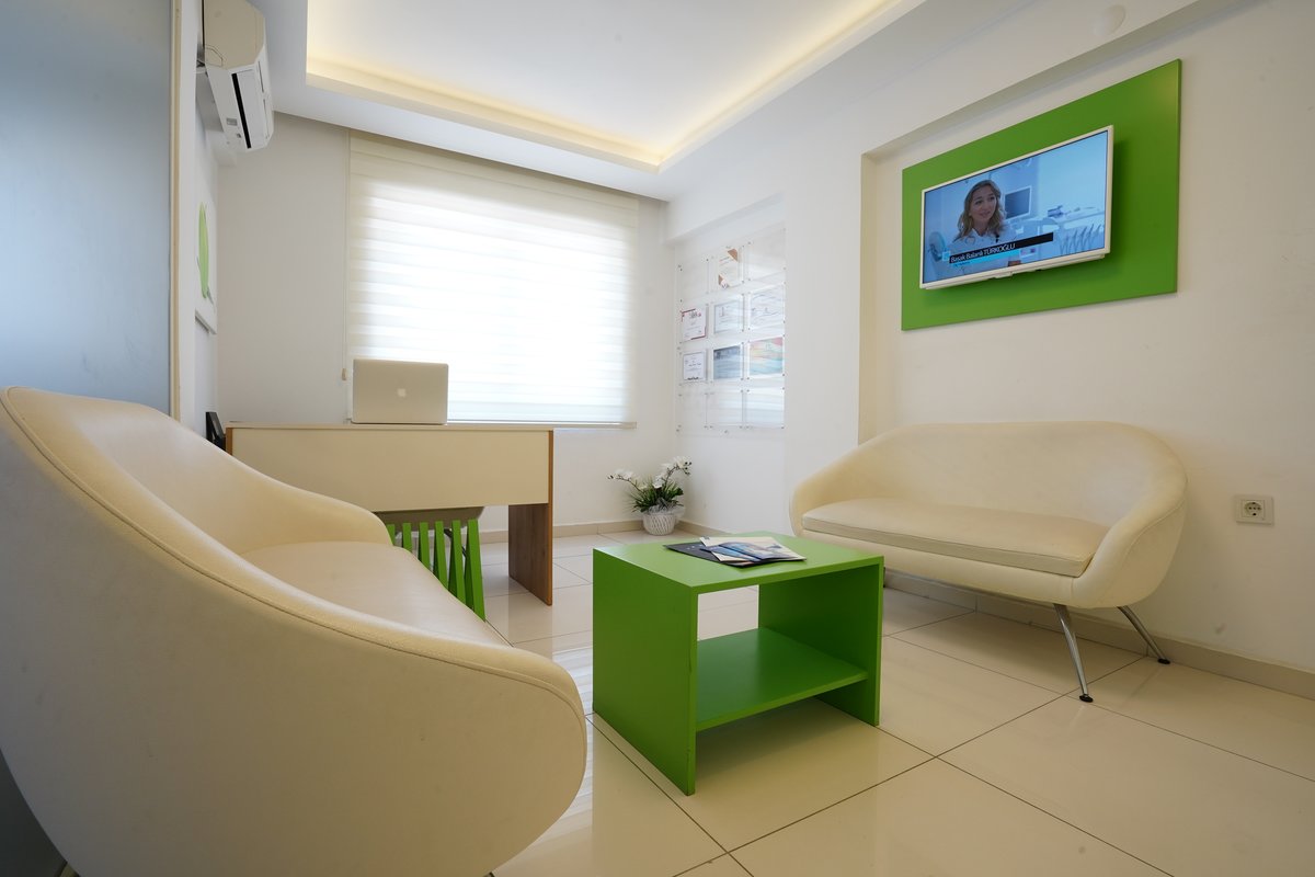 Dişhekimi Başak Balanlı Türkoğlu - Dişhekimi Başak Balanlı Türkoğlu