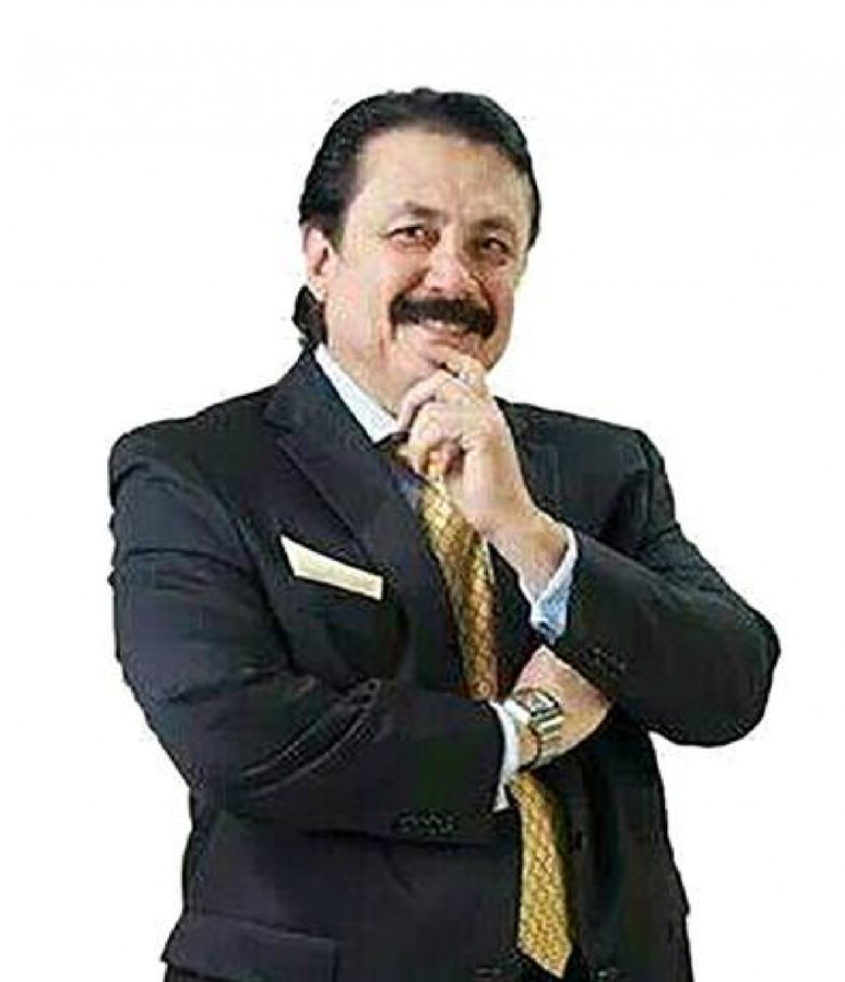 Dr. Alfredo Ponce - Dr. Alfredo Ponce
