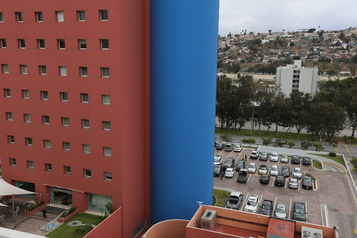 Dr. César Zepeda Najar - Dr. César Zepeda Najar