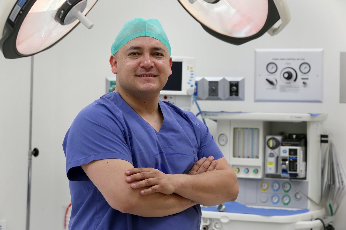 Dr. César Zepeda Najar - Dr. César Zepeda Najar