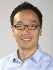 الدكتور تشي تشانغ - أخصائي تقويم الأسنان - دونكاستر - Dr Chee Chang - Prosthodontist - Doncaster