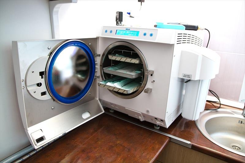 Dr. CRISTINA BRADEA - Dr. CRISTINA BRADEA