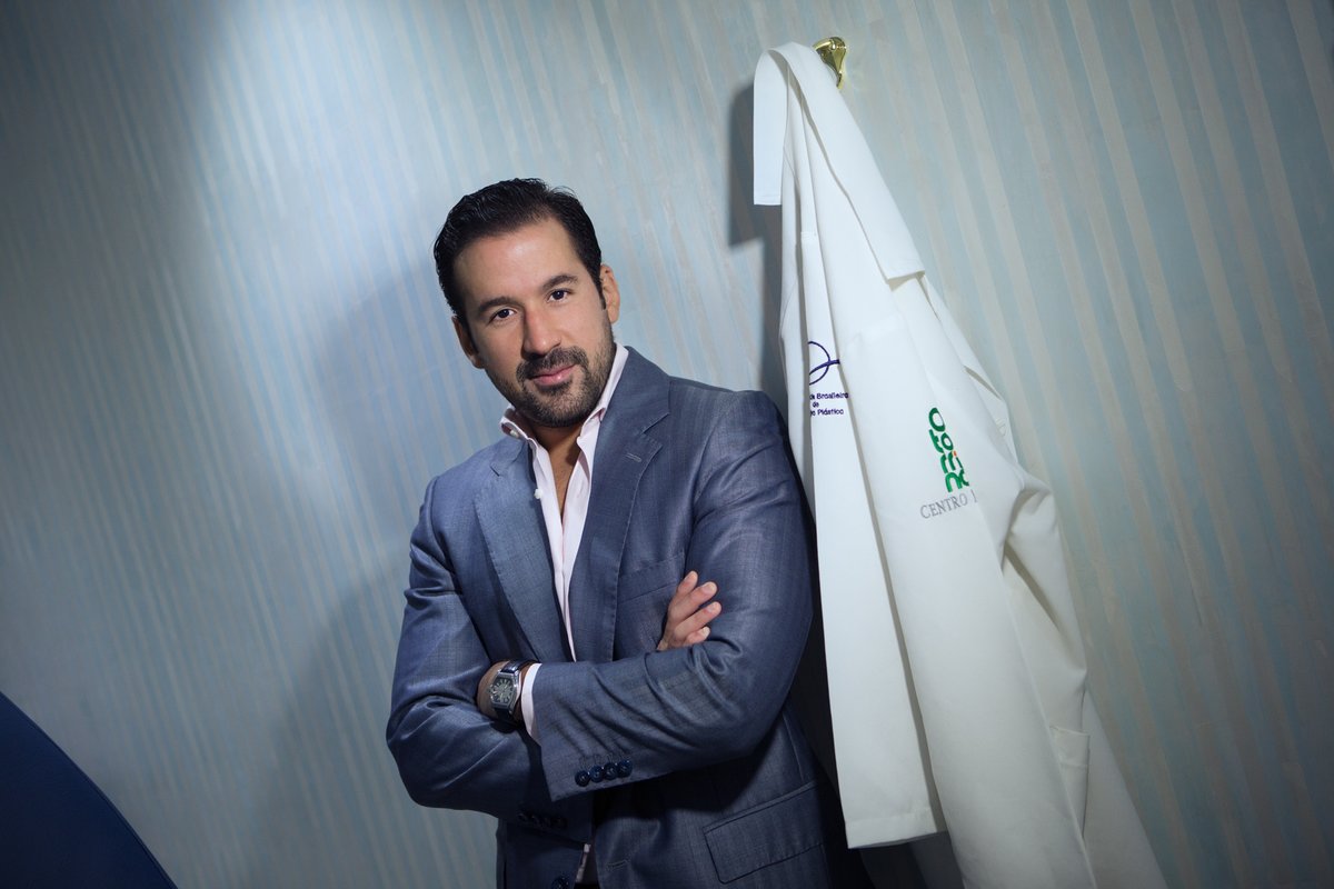 Dr. Eduardo Mejia - Dr. Eduardo Mejia