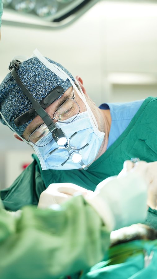 Dr Ercan Demiray MD, Aesthetic and Plastic Surgeon - Dr Ercan Demiray MD, Aesthetic and Plastic Surgeon