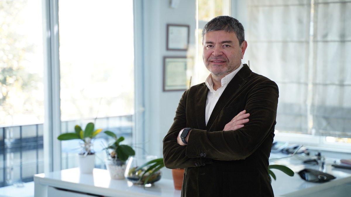 Dr Ercan Demiray MD, Aesthetic and Plastic Surgeon - Dr Ercan Demiray MD, Aesthetic and Plastic Surgeon