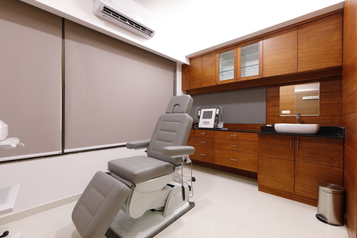 Dr. Hardik Pitroda - Dr. Hardik Pitroda