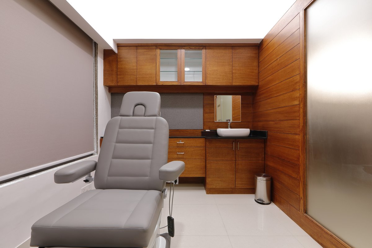 Dr. Hardik Pitroda - Dr. Hardik Pitroda