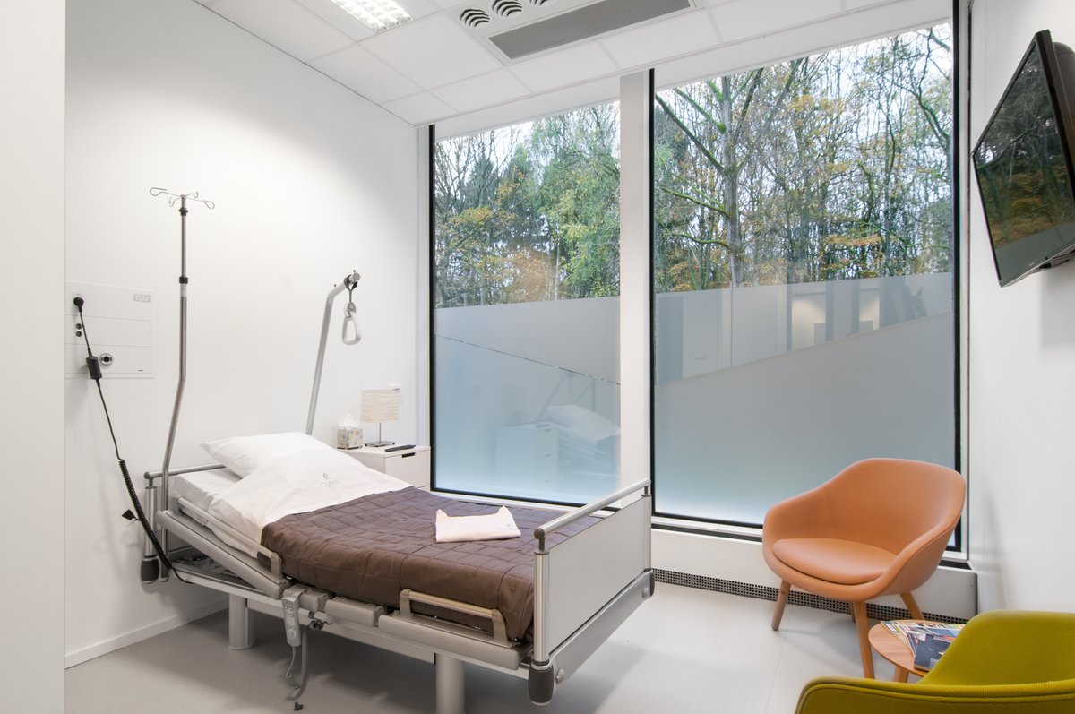 Dr Jacques Duchateau - Chirurgien esthétique - Dr Jacques Duchateau - Chirurgien esthétique