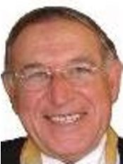 الدكتور خورخي لويس ريفاس غاليندو، فرع كلينيكا ديل بيلار - Dr. Jorge Luis Rivas Galindo, Cirugía Máxilofacial - Clínica del Pilar Branch