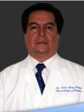 د. خوليو نونيز روبلز - الركبة والورك والكتف - Dr. Julio Nuñez Robles - Knee, Hip & Shoulder
