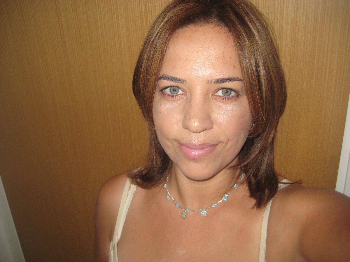 Dr Laura Hazan - Dr Laura Hazan