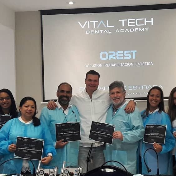 Dr Mariano Estrada CENTRO IMPLANTES Y ESTETICA - Dr Mariano Estrada CENTRO IMPLANTES Y ESTETICA