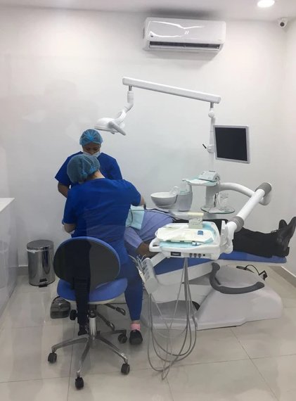 Dr Mariano Estrada CENTRO IMPLANTES Y ESTETICA - Dr Mariano Estrada CENTRO IMPLANTES Y ESTETICA
