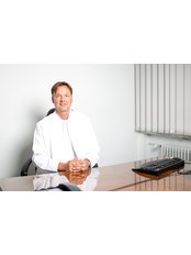 Dr. Med. Ralf Frönicke - Dr. Med. Ralf Frönicke