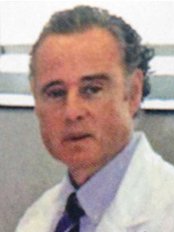 الدكتور نيكولاس ألفاريز بيناتي - Dr. Nicolás Álvarez Peñate