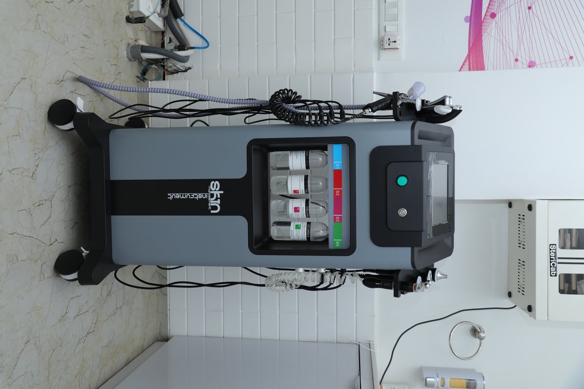 عيادة الدكتور ريتشا كوزمودنت لمستحضرات التجميل وطب الأسنان - Dr Richa's Cosmodent Cosmetics & Dental Clinic