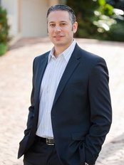 الدكتور شون سيمون ، دكتوراه في الطب - Dr Sean Simon, MD