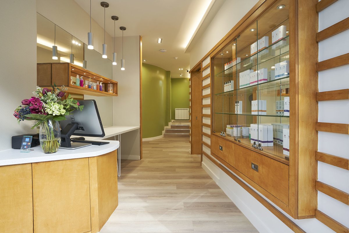 Dr Victoria - Dr Victoria