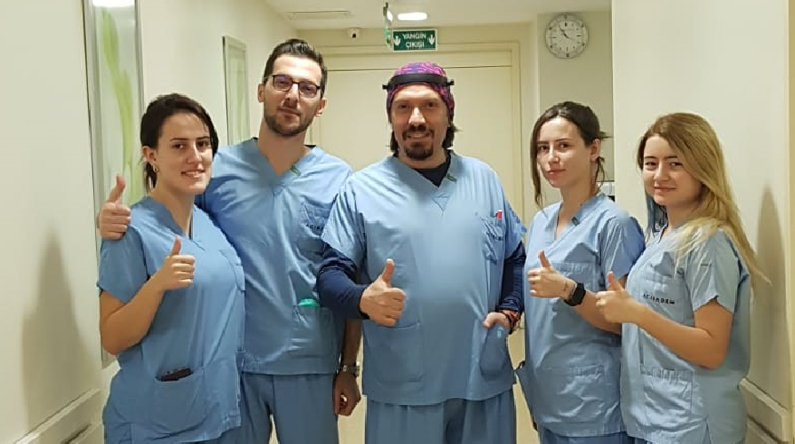 عيادة زيا يافوز لزراعة الشعر - Dr. Ziya Yavuz Hair Transplant Clinic