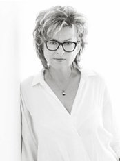 Dr. Zsuzsanna Linde-Krakowsky - Dr. Zsuzsanna Linde-Krakowsky