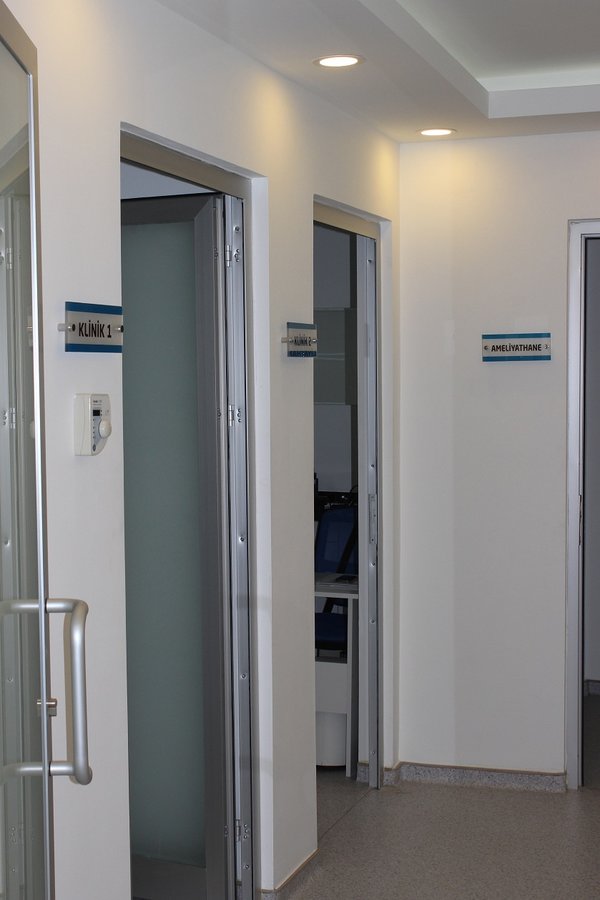 Dr.SAKA Dental Implantology and Aesthetic clinic - Dr.SAKA Dental Implantology and Aesthetic clinic