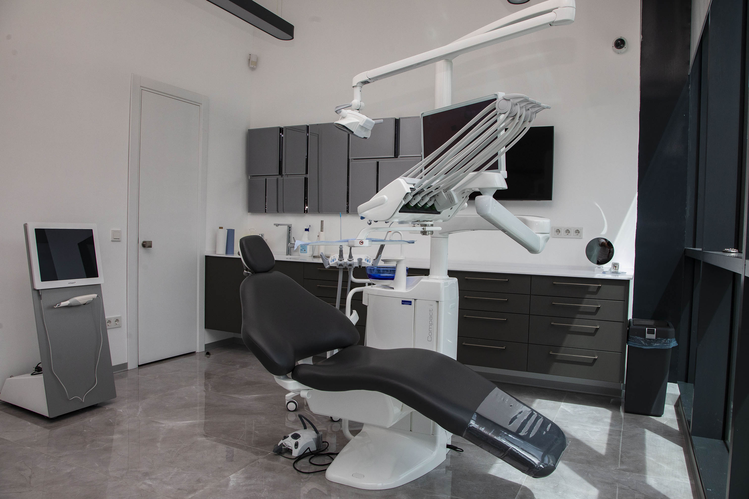 عيادة إبرو إرسان لطب الأسنان - Ebru Ersan Dental Clinic